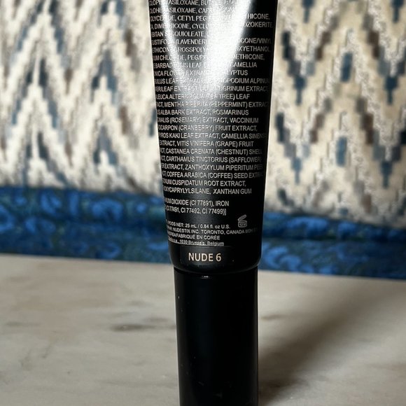 NUDE 6 - TINTED COVER LIQUID FOUNDATION - Picture 2 of 6